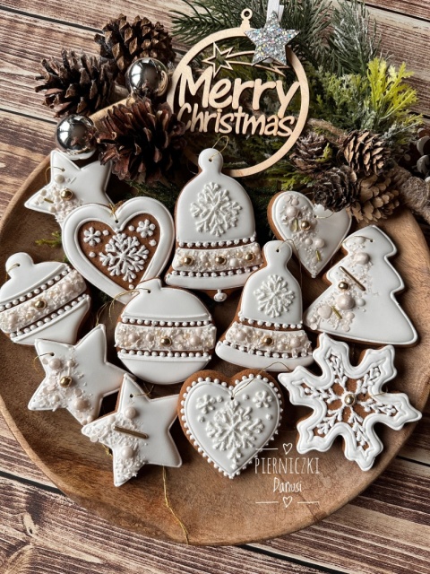 Ekskluzywny zestaw pierników muśniętych złotem - 12szt.